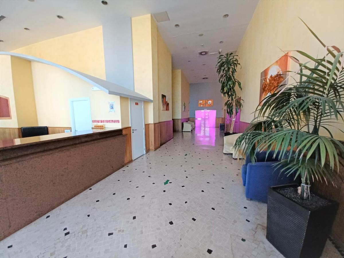 Oasis Beach Apartment Portimao Exterior photo